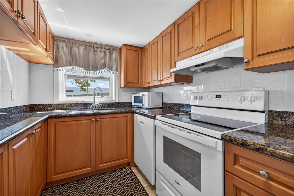 7701 Starkey Road, Unit 602 Seminole, FL 33777 - Photo 9 of 24