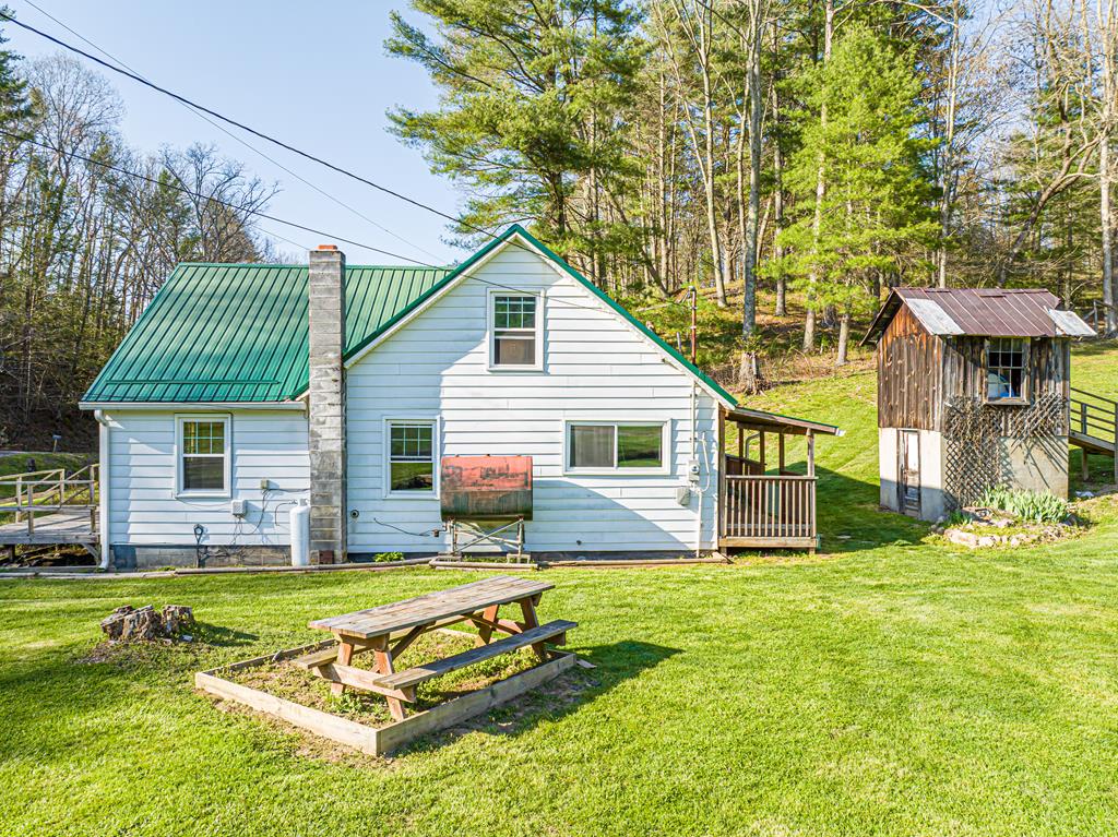 672 Dry Fork Road Chilhowie, VA 24319 - Photo 4 of 47 Gallery Image 4