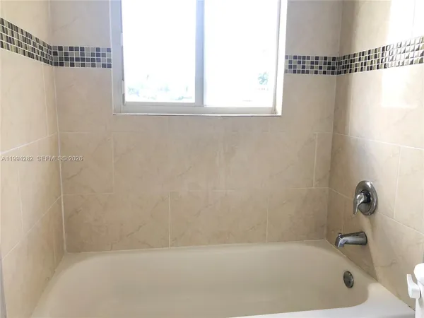 $1,725 | 1940 Washington Avenue, Unit 11, Opa-Locka, FL 33054