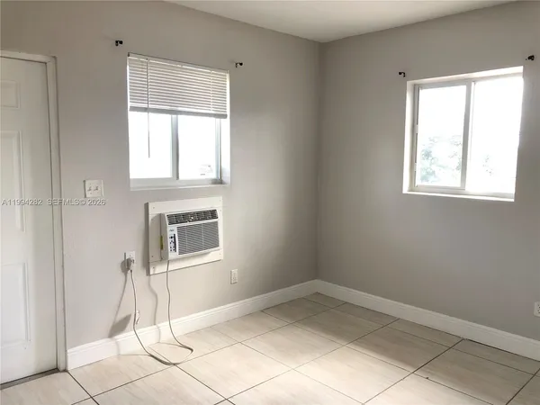 $1,725 | 1940 Washington Avenue, Unit 11, Opa-Locka, FL 33054