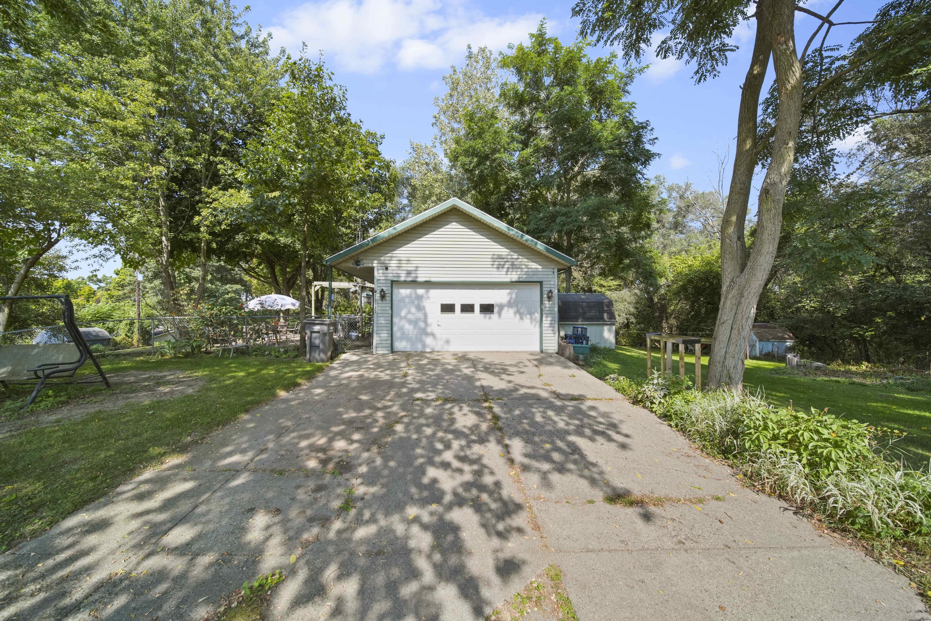 11131 Resort Road Pleasant Lake, MI 49272 - Photo 4 of 49 3-print-DSC07401