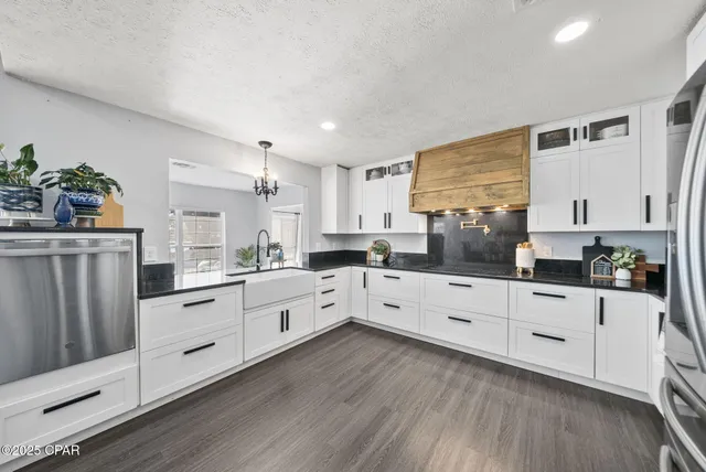 $695,000 | 7432 Chipewa Street, Panama City, FL 32404