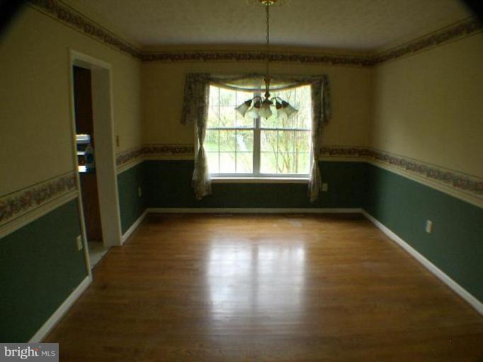 135 Asbury Road Winchester, VA 22602 - Photo 3 of 22 Dining Room