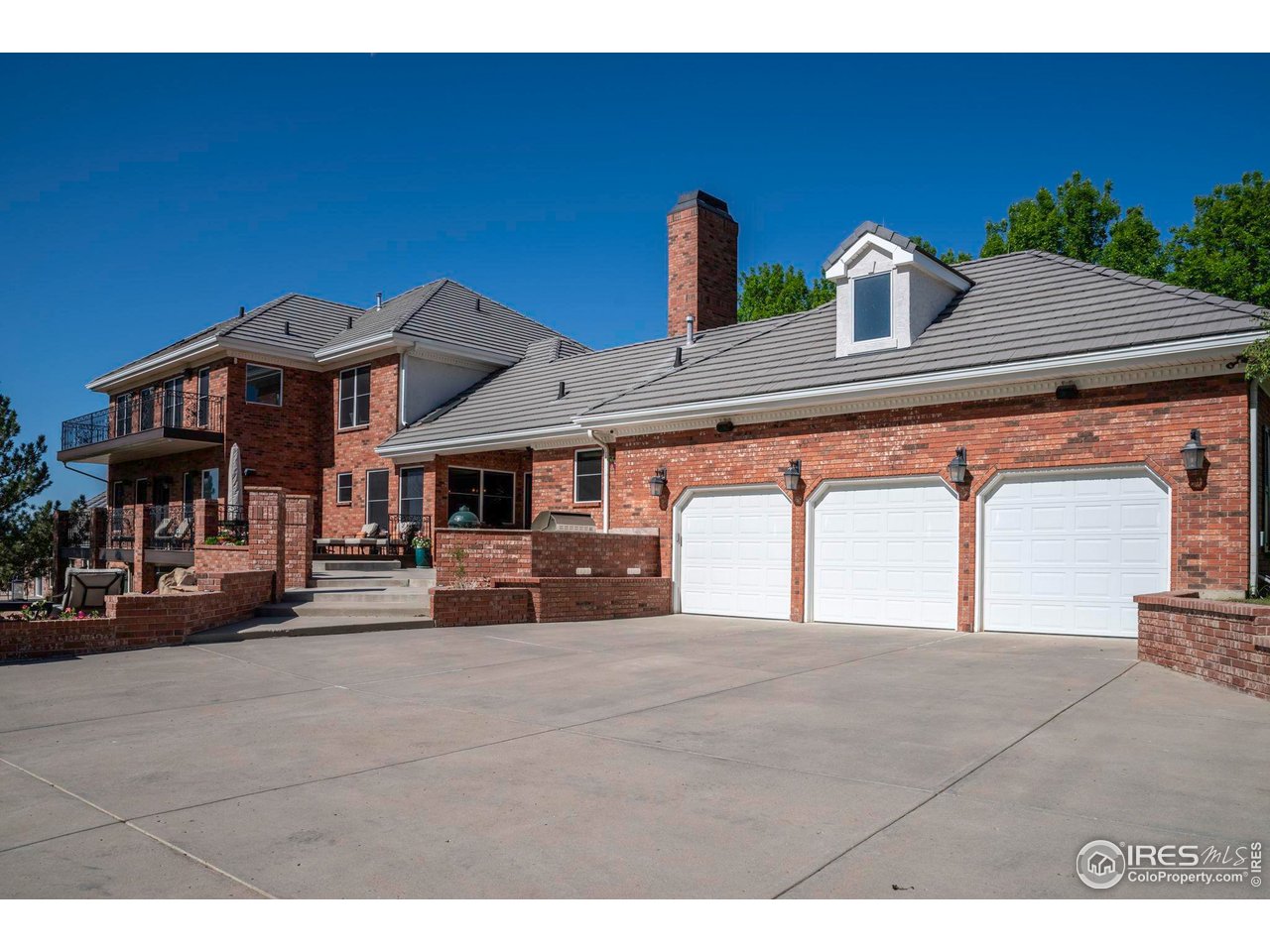 20360 County Road 3 Berthoud, CO 80513 - Photo 26 of 40 a view of a house with sitting area and furniture