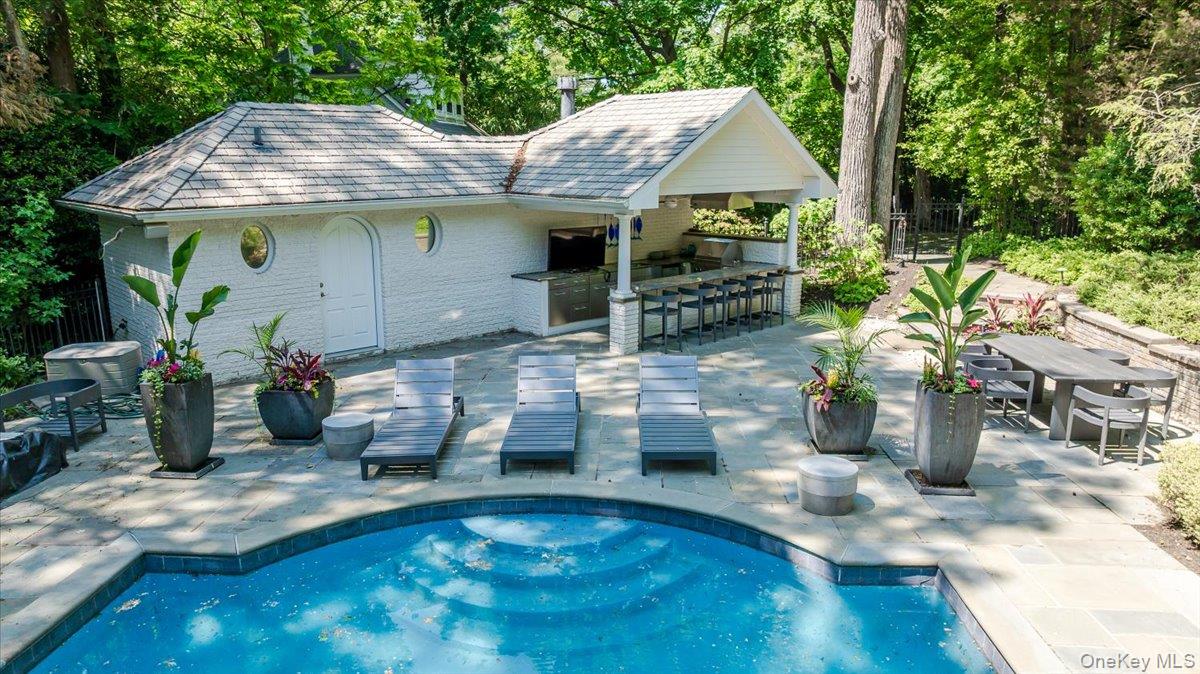 126 Station Road Great Neck, NY 11023 - Photo 42 of 49