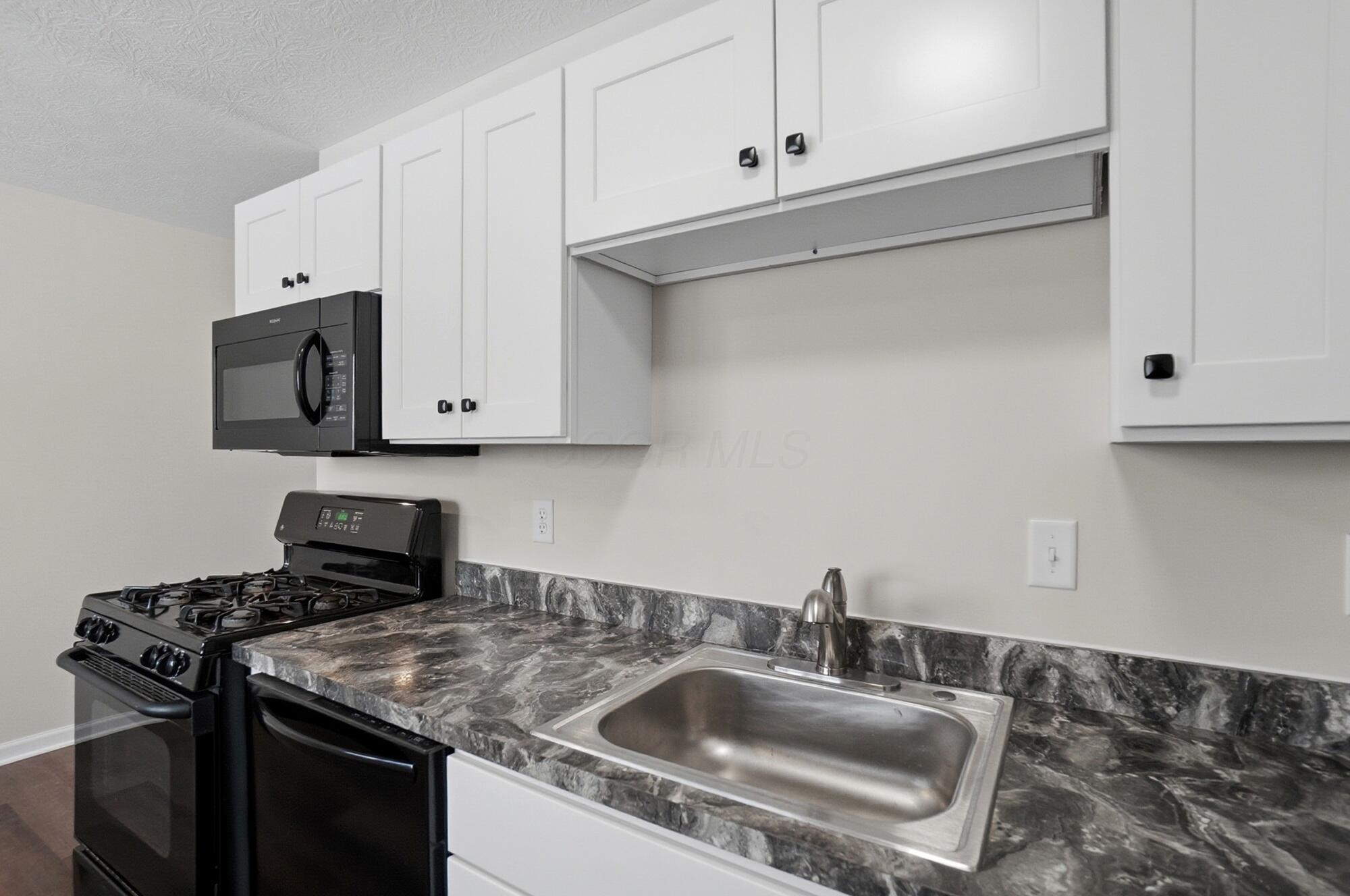3824 Wade Road Columbus, OH 43232 - Photo 16 of 42 Kitchen