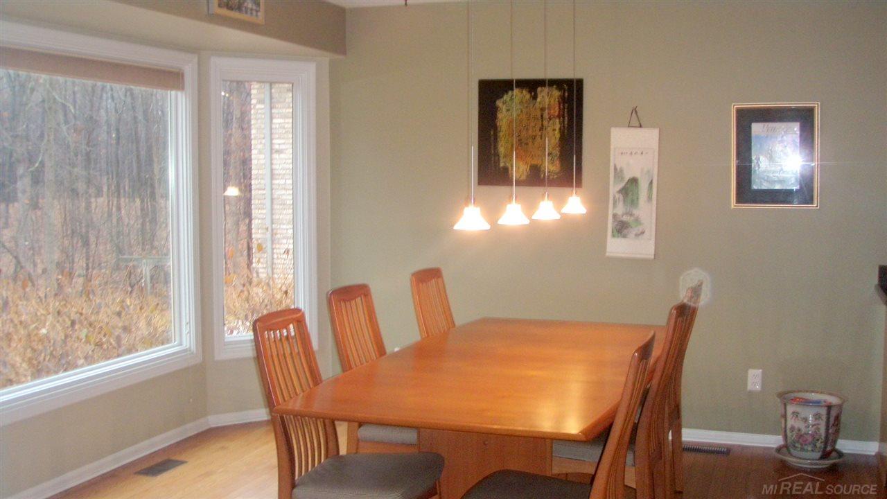 2181 Clinton View Circle Rochester Hills, MI 48309 - Photo 7 of 33