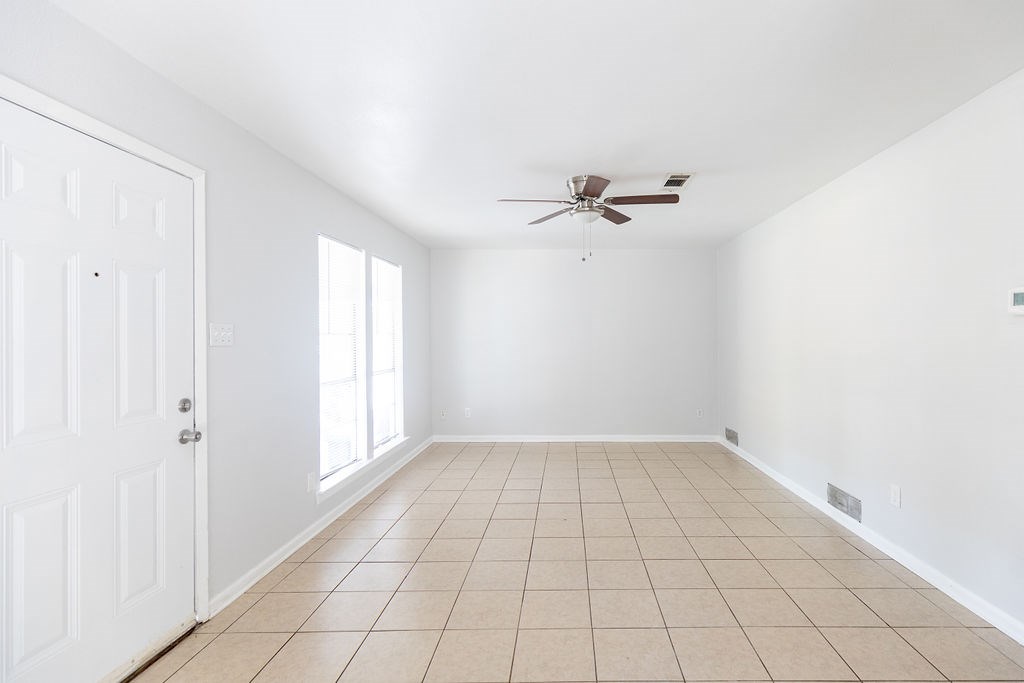 203 Northcrest Circle, Unit B Austin, TX 78752 - Photo 2 of 15