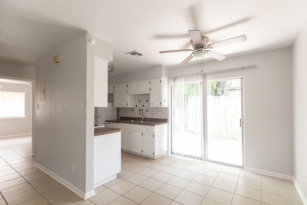 203 Northcrest Circle, Unit B Austin, TX 78752 - Photo 5 of 15