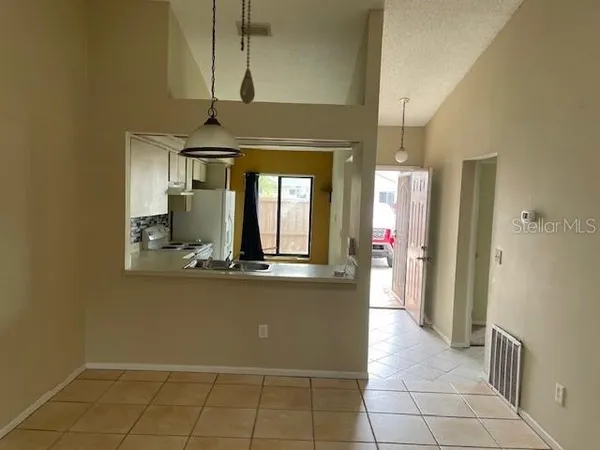 $1,700 | 2920 Eastern Willow Avenue, Orlando, FL 32808