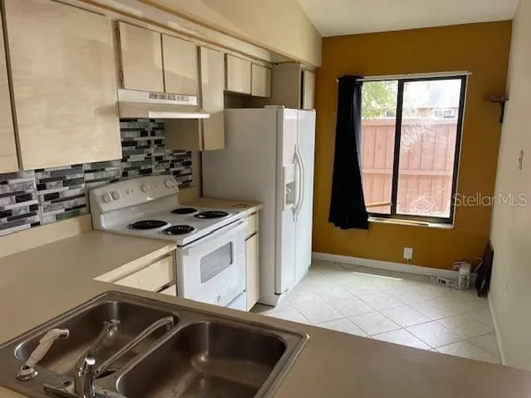 $1,700 | 2920 Eastern Willow Avenue, Orlando, FL 32808