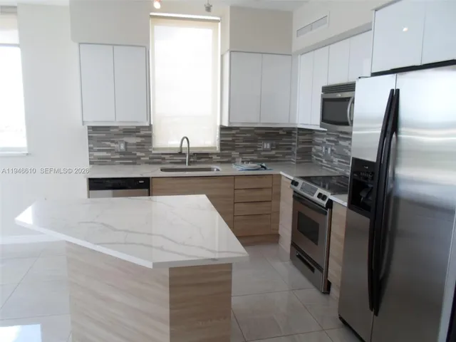 $3,400 | 1745 East Hallandale Beach Boulevard, Unit 1907W, Hallandale Beach, FL 33009