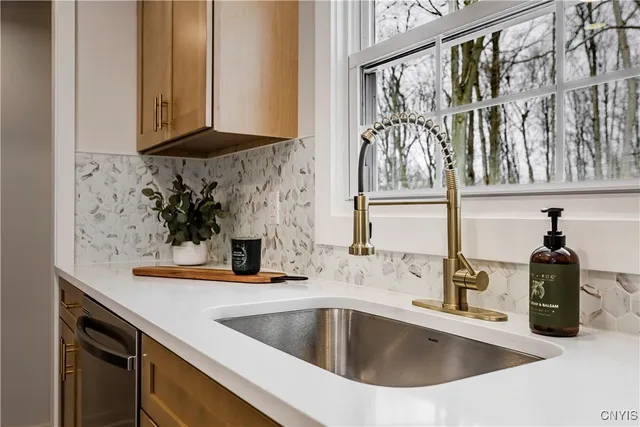 $2,800 | 63 Higby Road, Utica, NY 13501