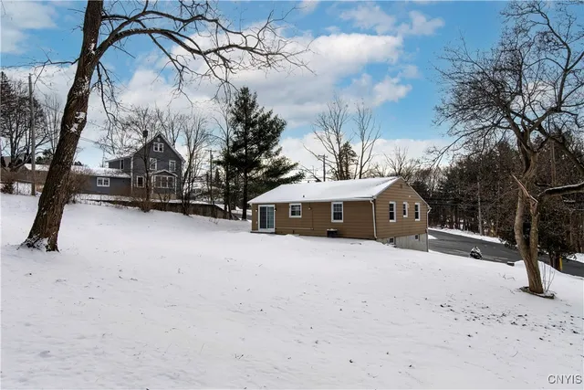 $2,800 | 63 Higby Road, Utica, NY 13501