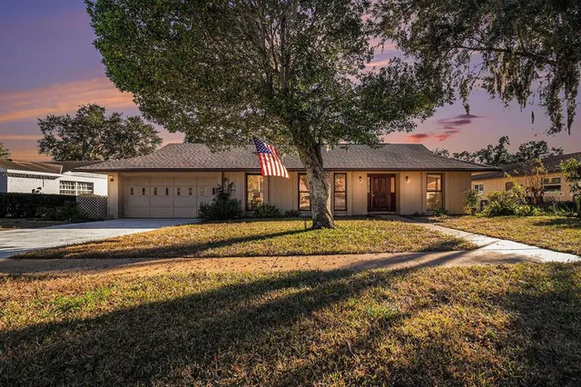 $599,900 | 607 East Lakeshore Drive, Ocoee, FL 34761