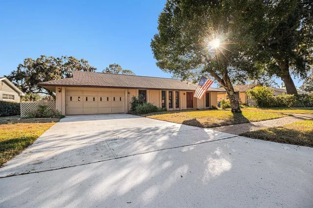 $599,900 | 607 East Lakeshore Drive, Ocoee, FL 34761