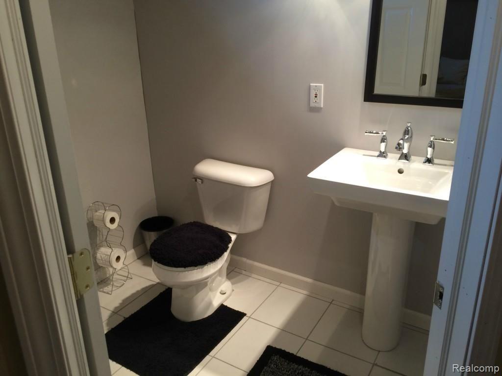 51549 Promenade Lane New Baltimore, MI 48047 - Photo 18 of 30 photo 1.jpg