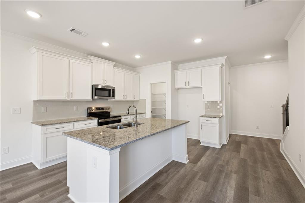 5605 Overview Drive Flowery Branch, GA 30542 - Photo 5 of 24