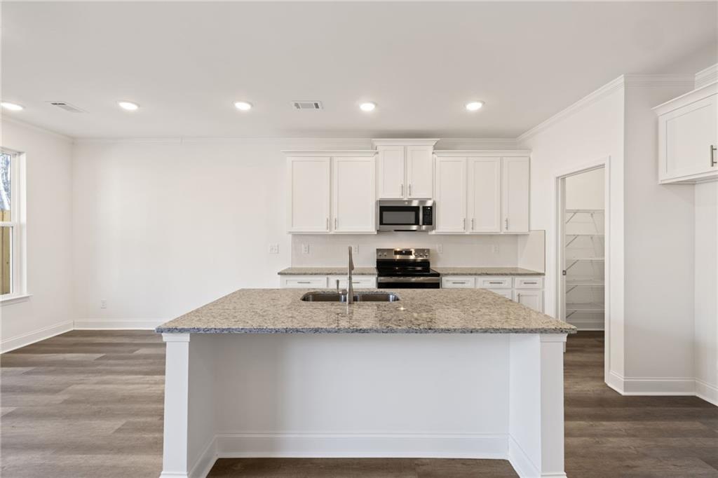 5605 Overview Drive Flowery Branch, GA 30542 - Photo 6 of 24