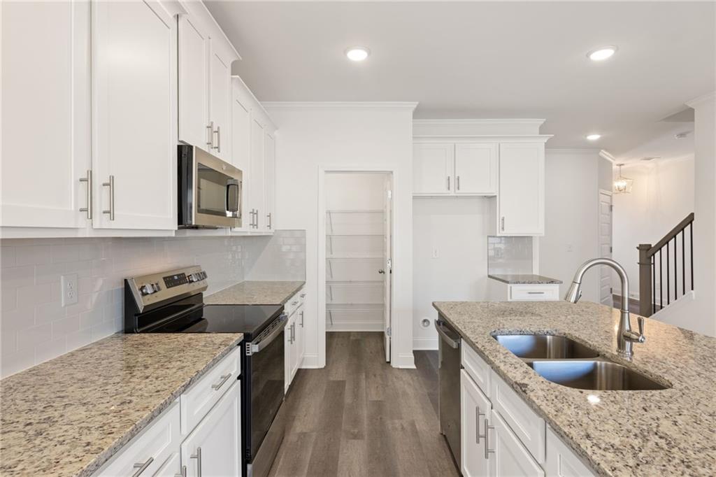 5605 Overview Drive Flowery Branch, GA 30542 - Photo 7 of 24