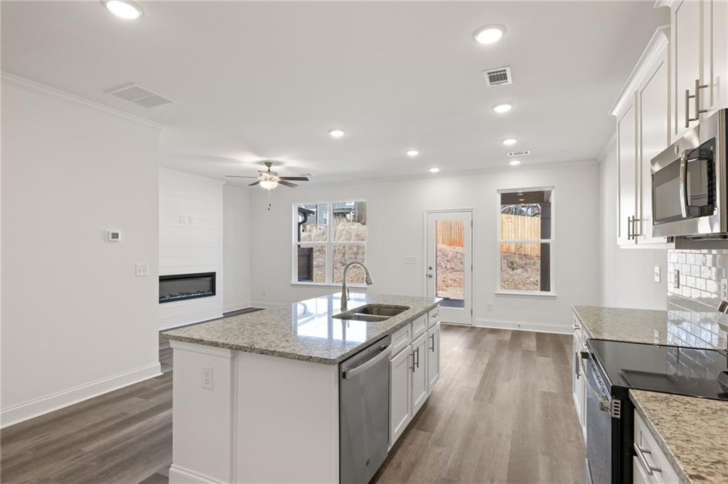 5605 Overview Drive Flowery Branch, GA 30542 - Photo 8 of 24