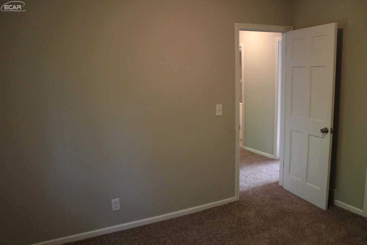 8139 Torrey Road Grand Blanc, MI 48439 - Photo 13 of 30 21318252-12.JPG