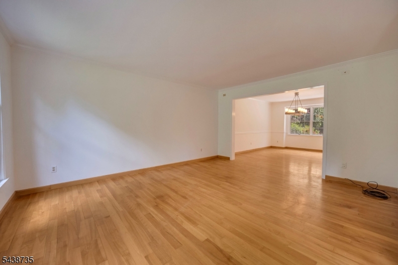 8 Glen Eagles Road Washington, NJ 07882 - Photo 4 of 41