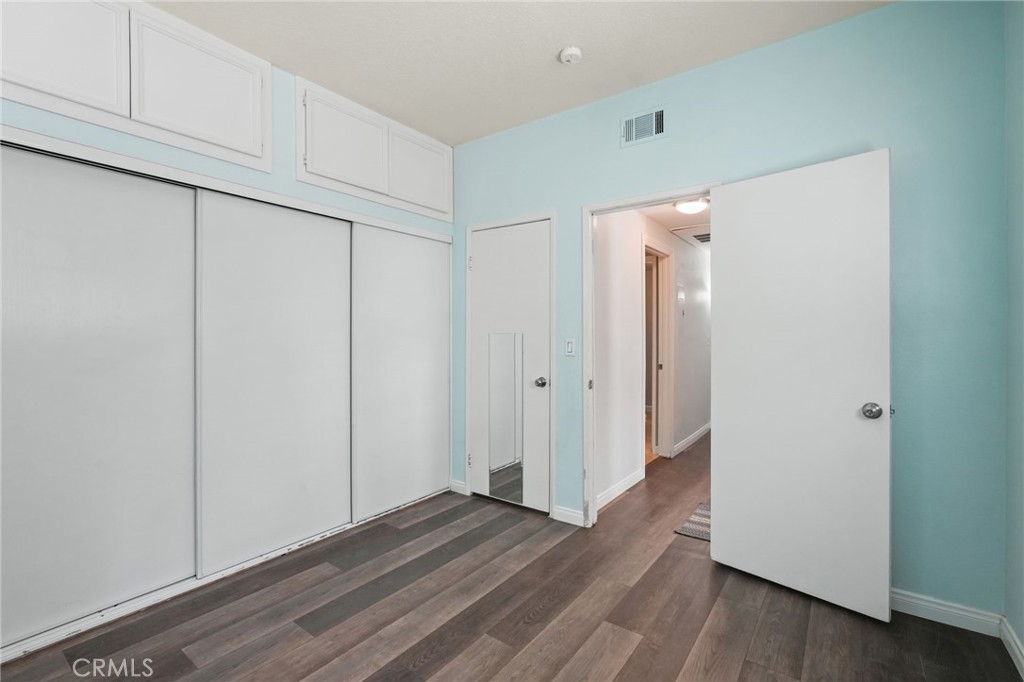 2426 Pleasant Way, Unit E Thousand Oaks, CA 91362 - Photo 20 of 36 2nd Bedroom