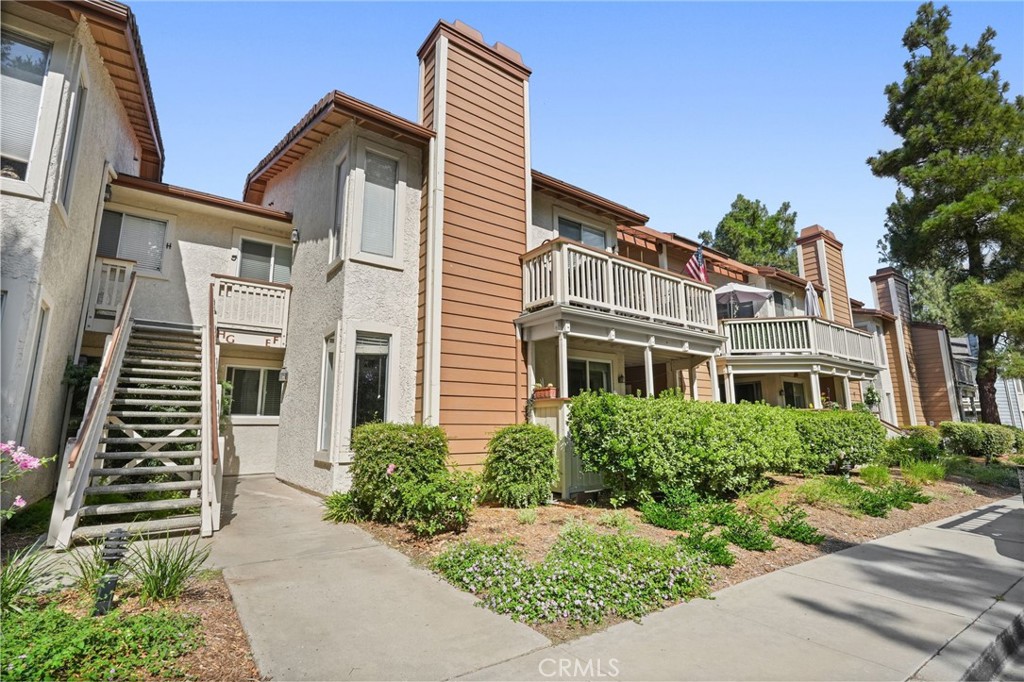 2426 Pleasant Way, Unit E Thousand Oaks, CA 91362 - Photo 2 of 36 Front of unit