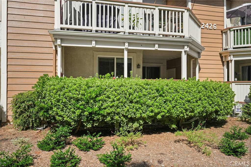 2426 Pleasant Way, Unit E Thousand Oaks, CA 91362 - Photo 3 of 36 Exterior of unit/patio