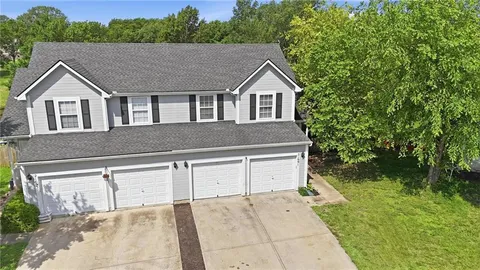 $260,000 | 21691 South Main Street, Spring Hill, KS 66083