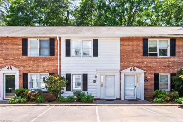$165,000 | 5910 King Charles Court, Clemmons, NC 27012