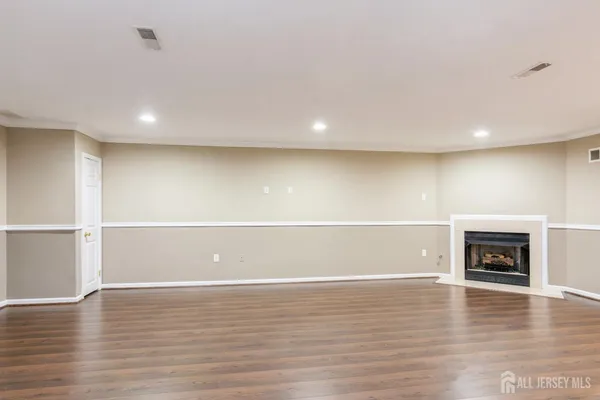 $3,990 | 34 Chimney Court, South Amboy, NJ 08879