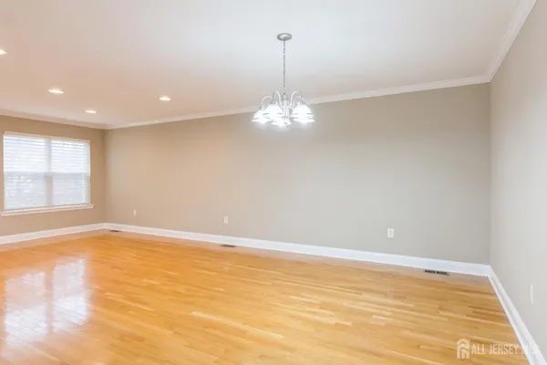 $3,990 | 34 Chimney Court, South Amboy, NJ 08879