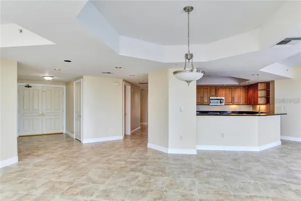 $7,900 | 3507 Bayshore Boulevard, Unit 303, Tampa, FL 33629