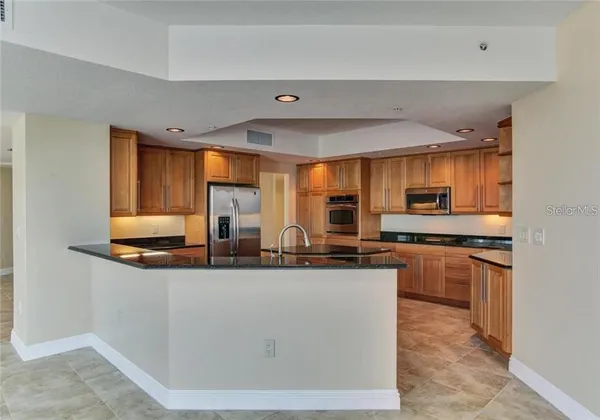 $7,900 | 3507 Bayshore Boulevard, Unit 303, Tampa, FL 33629