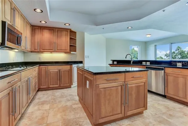 $7,900 | 3507 Bayshore Boulevard, Unit 303, Tampa, FL 33629