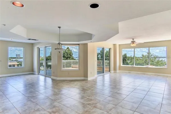 $7,900 | 3507 Bayshore Boulevard, Unit 303, Tampa, FL 33629