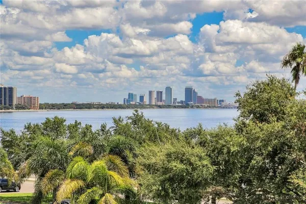 $7,900 | 3507 Bayshore Boulevard, Unit 303, Tampa, FL 33629