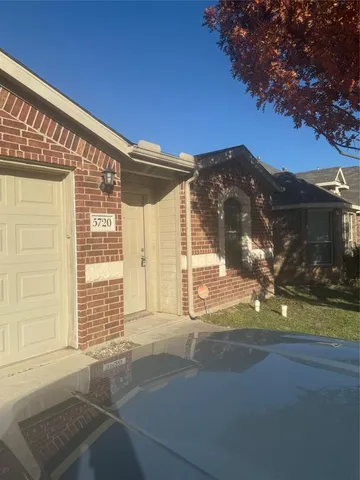 $2,000 | 5720 Fathom Drive, Fort Worth, TX 76135