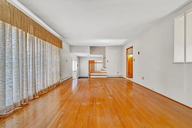 a view of empty room with window