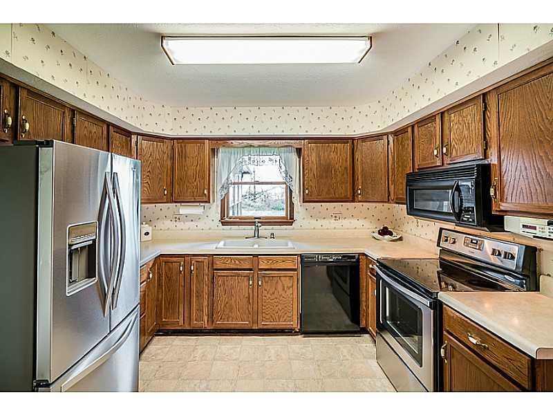 1637 Fox Ridge Drive Springfield, OH 45503 - Photo 9 of 25