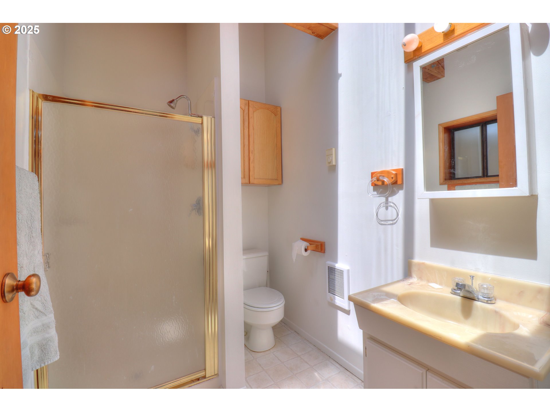 29832 Mary Street Gold Beach, OR 97444 - Photo 20 of 37 Bathroom
