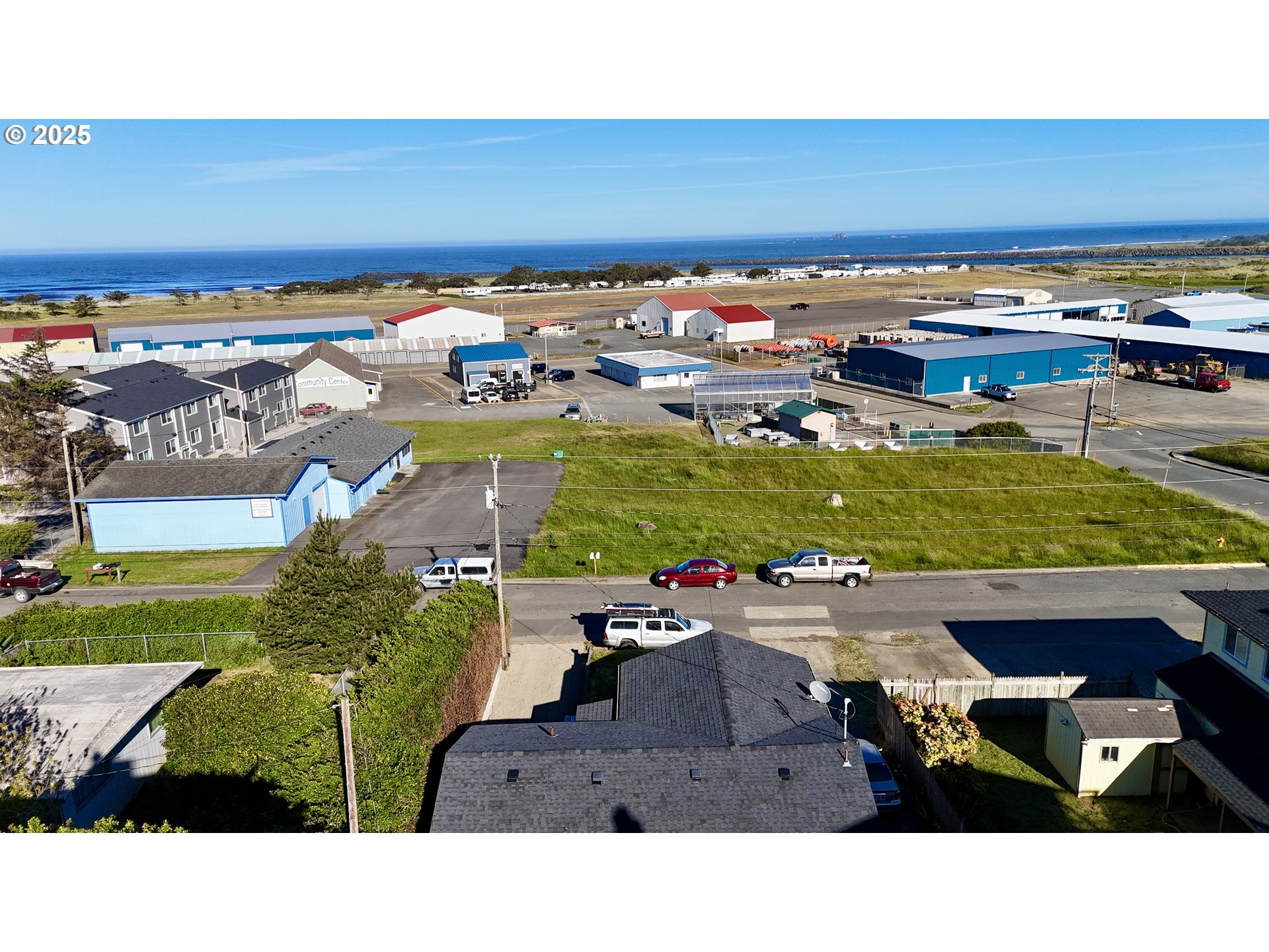 29832 Mary Street Gold Beach, OR 97444 - Photo 2 of 37