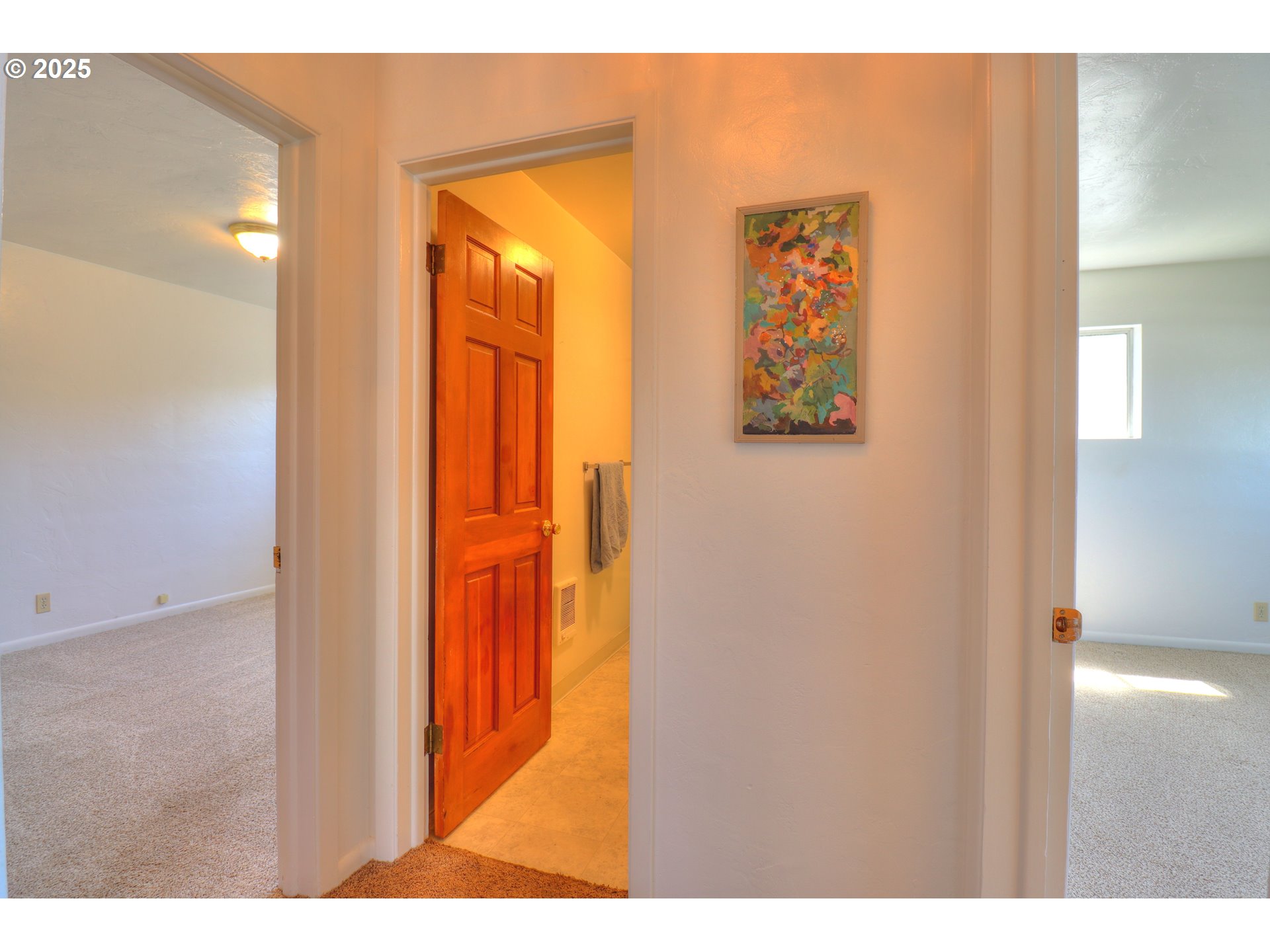 29832 Mary Street Gold Beach, OR 97444 - Photo 21 of 37 Hallway
