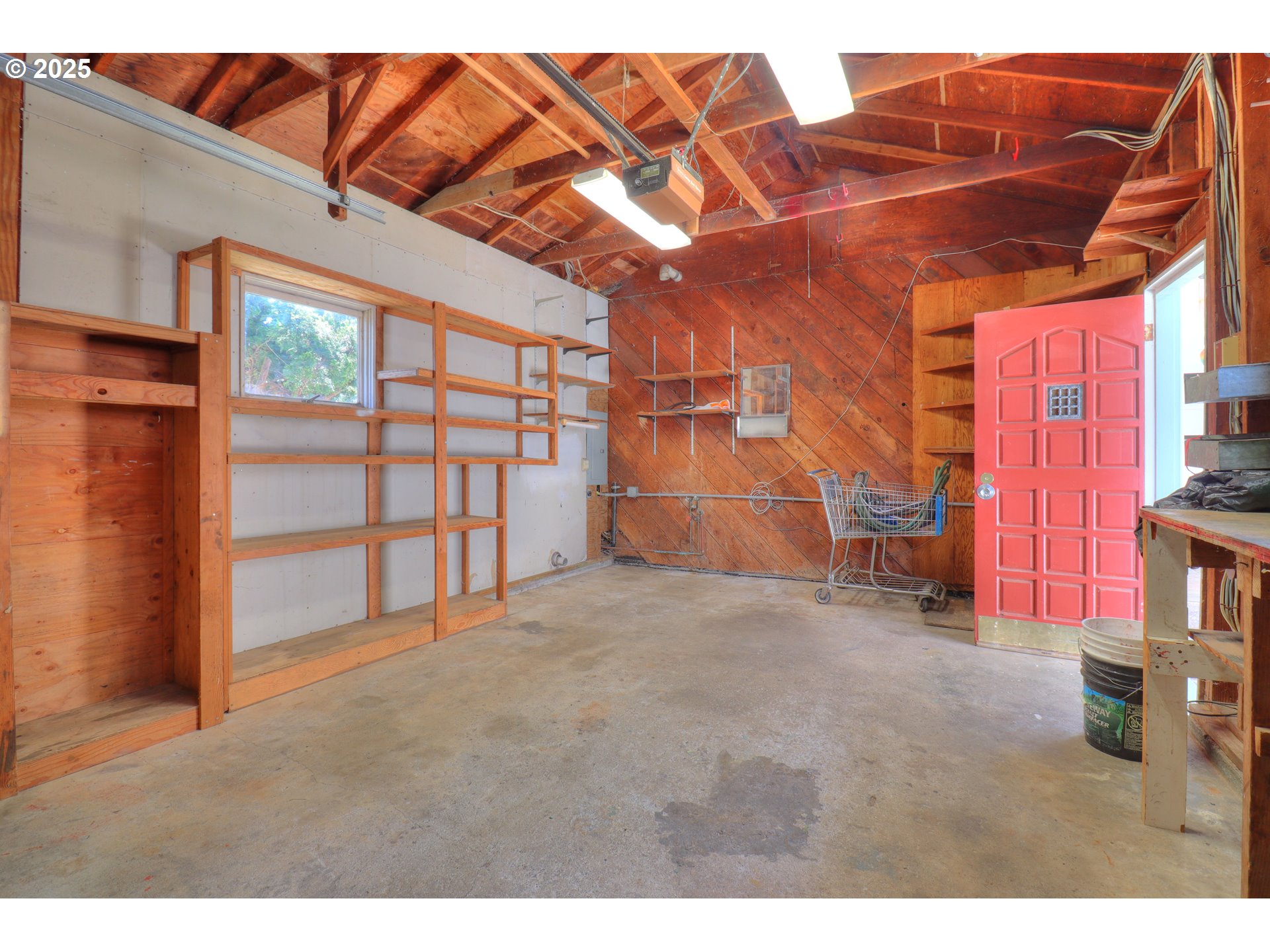29832 Mary Street Gold Beach, OR 97444 - Photo 37 of 37 Garage