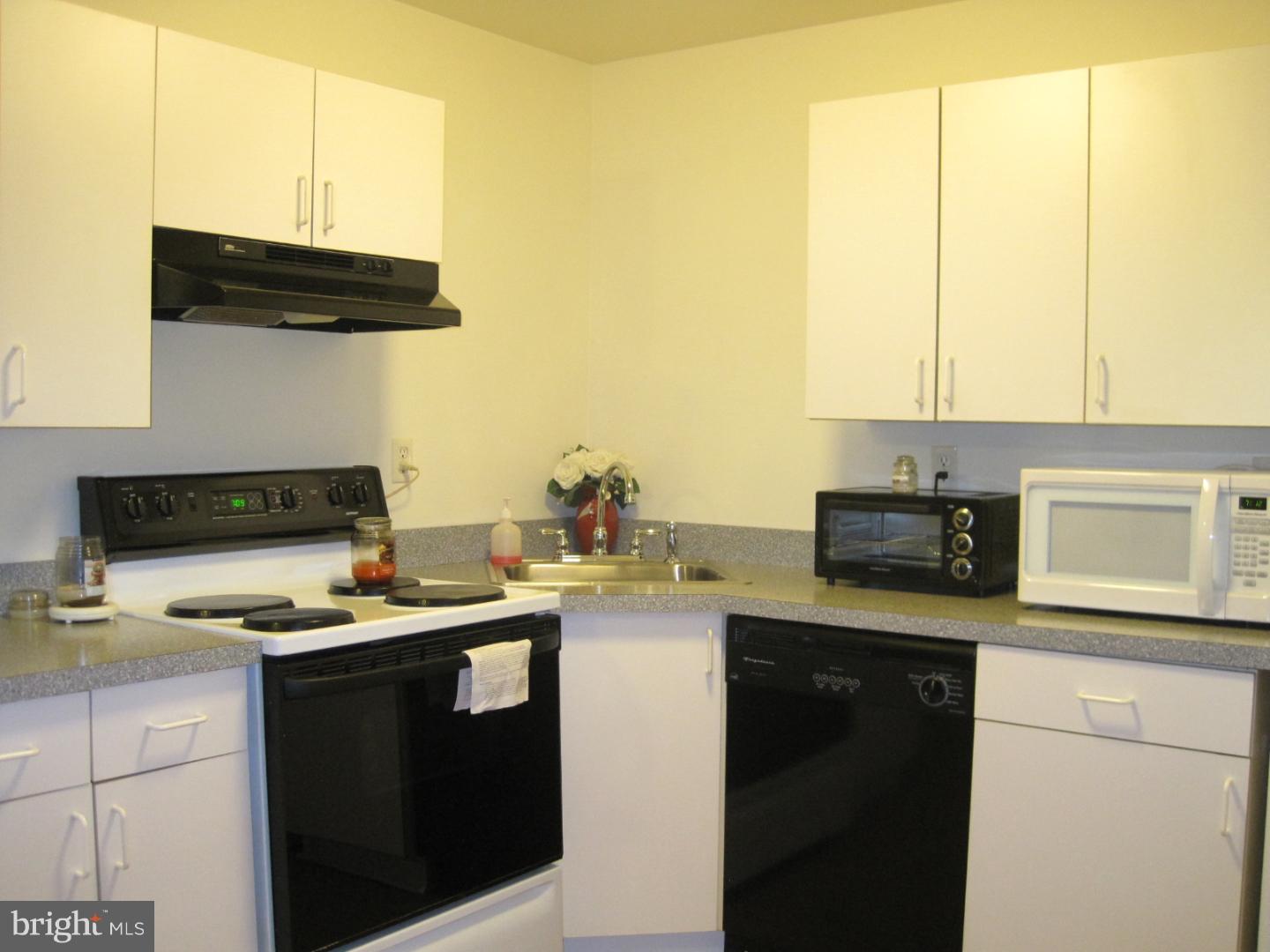 1072 Almonesson Road Deptford, NJ 08093 - Photo 11 of 19 In-law Suite