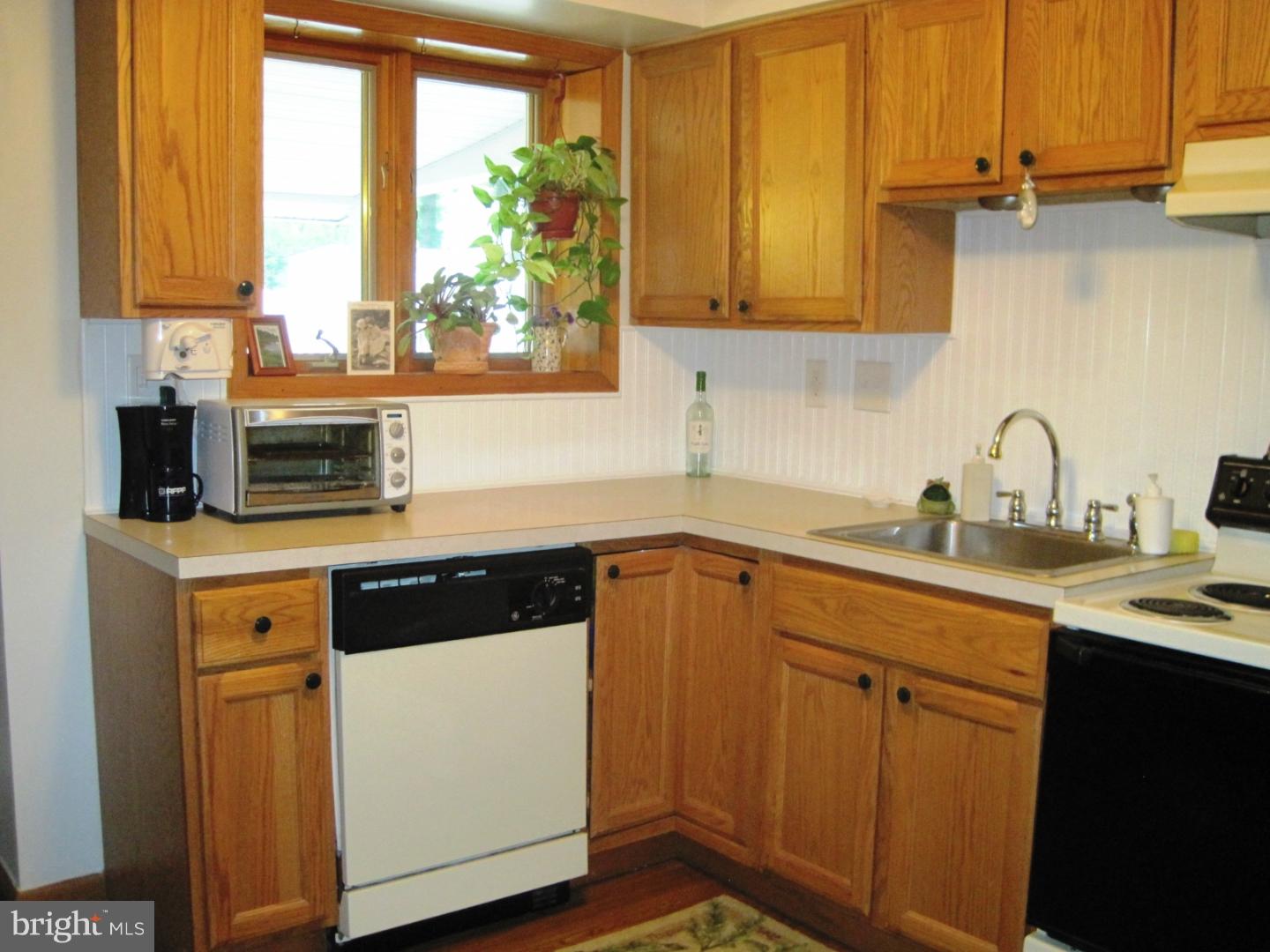 1072 Almonesson Road Deptford, NJ 08093 - Photo 3 of 19 Kitchen