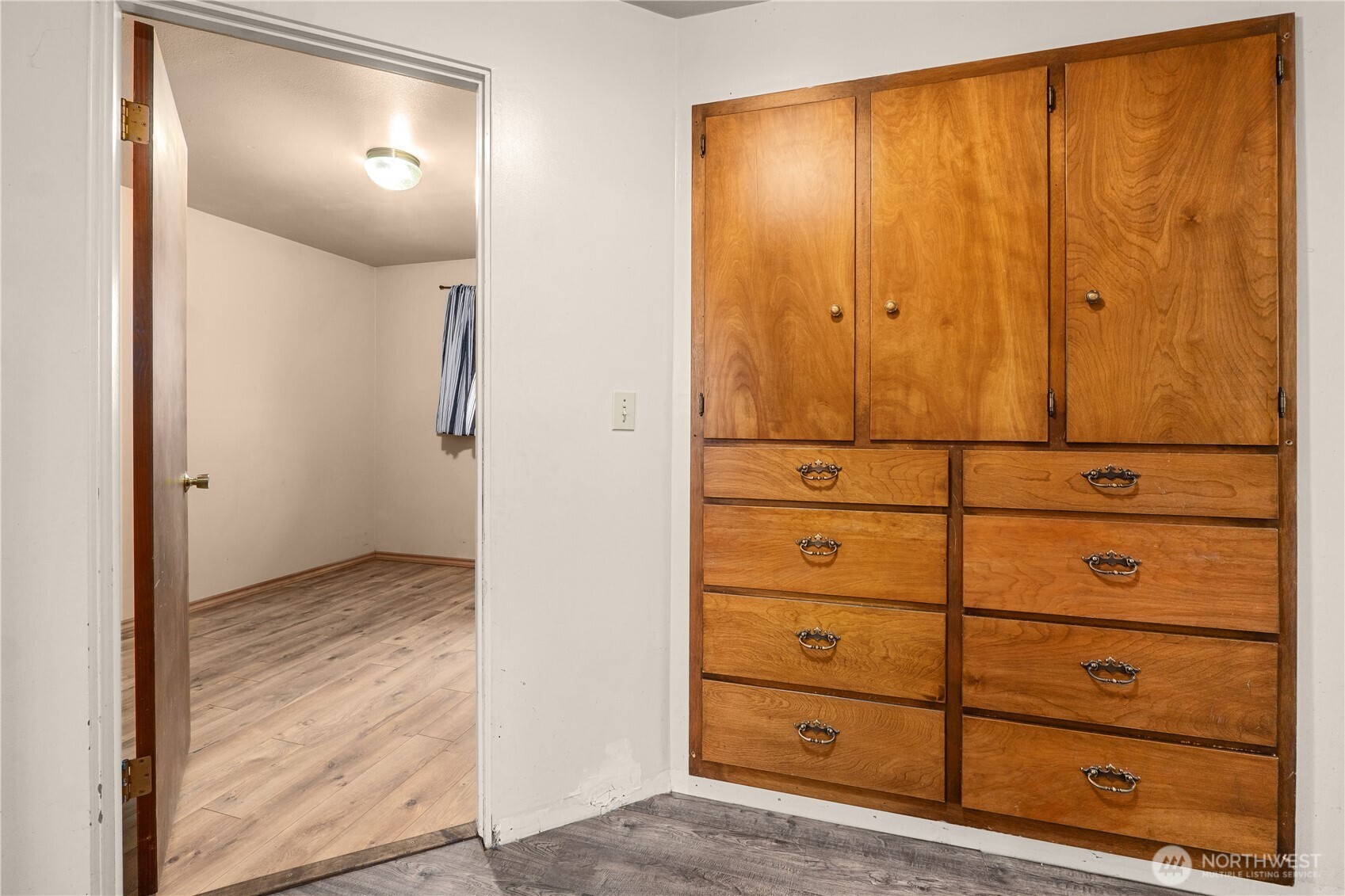 526 Greenwood Loop Road Kettle Falls, WA 99141 - Photo 21 of 35 a view of a closet