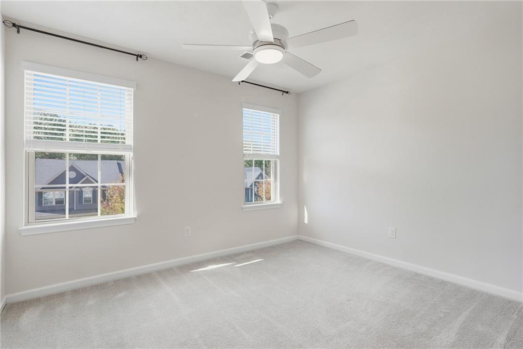 141 Arbor Trail Drive McKees Rocks, PA 15136 - Photo 18 of 44 an empty room with a window